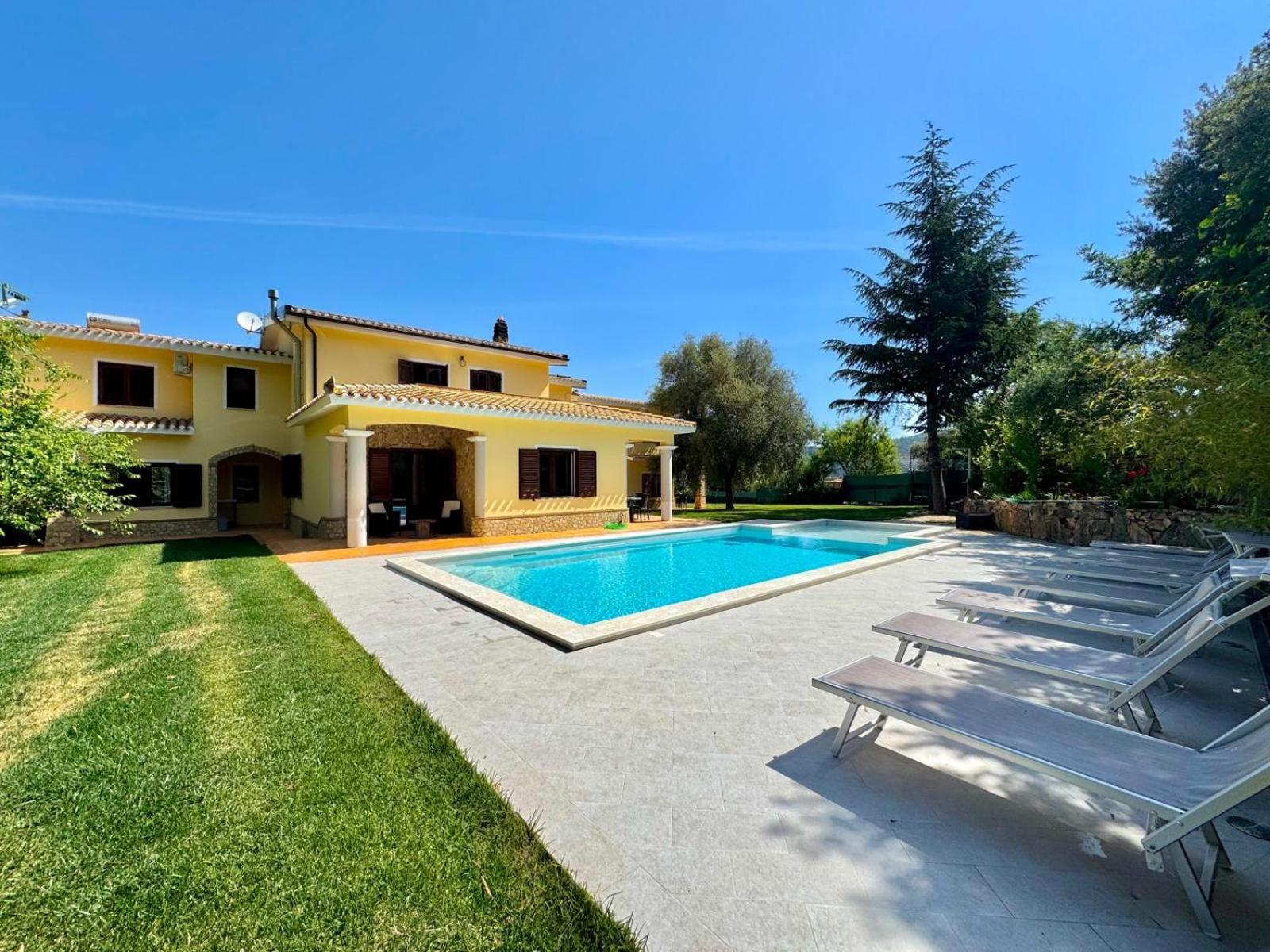 Villa With Pool Кардеду Екстер'єр фото